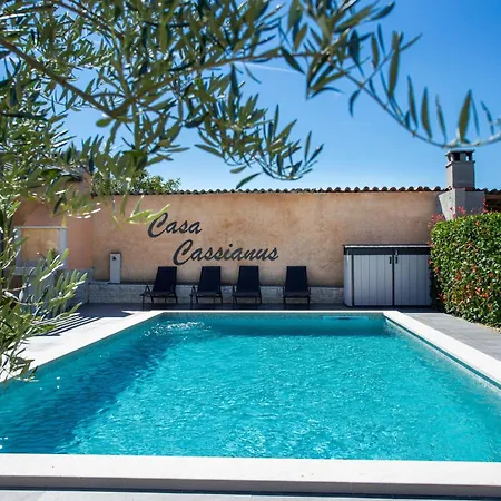 Casa Cassianus - Happy *